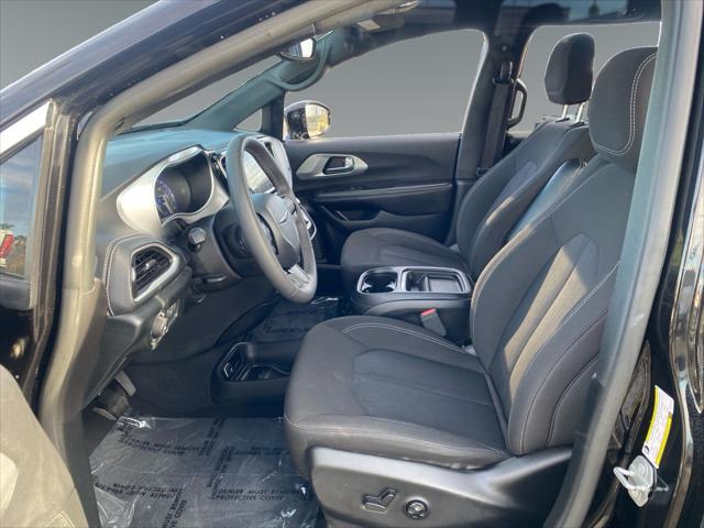 2024 Chrysler Pacifica Touring