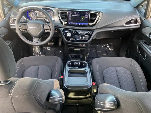 2024 Chrysler Pacifica Touring