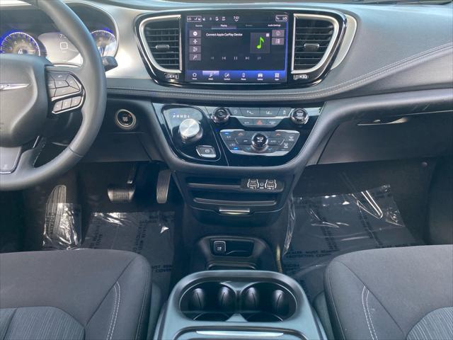 2024 Chrysler Pacifica Touring