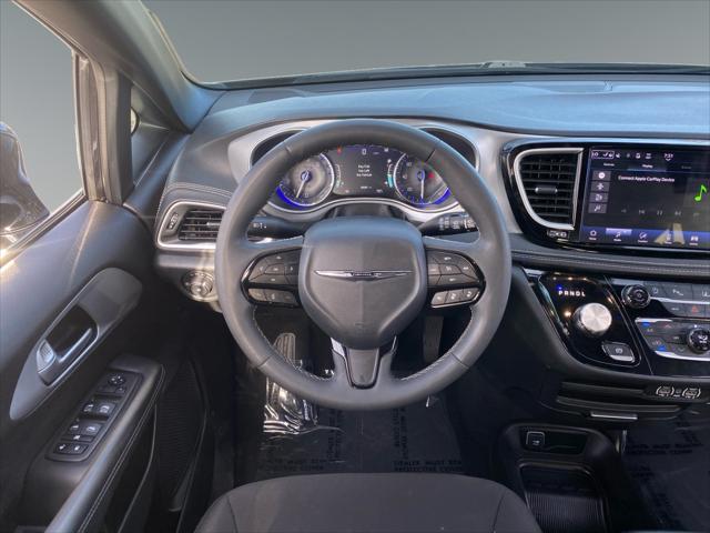 2024 Chrysler Pacifica Touring