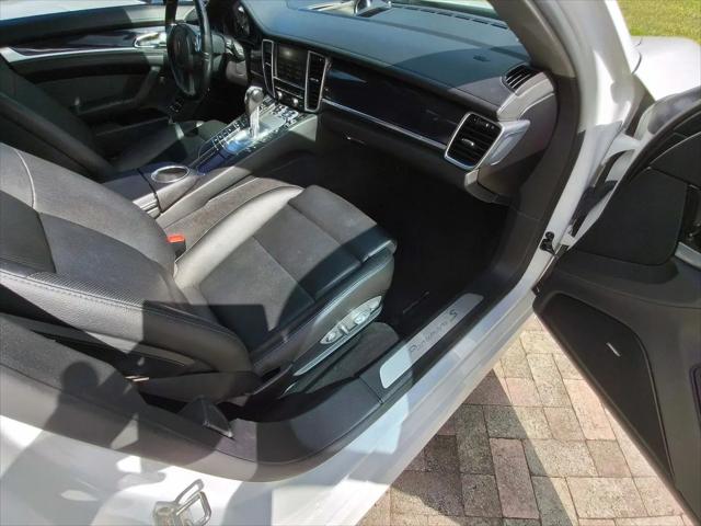 2016 Porsche Panamera E-Hybrid S