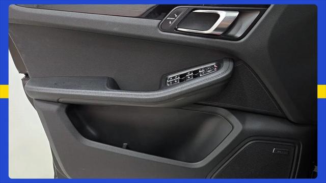2018 Porsche Macan Macan