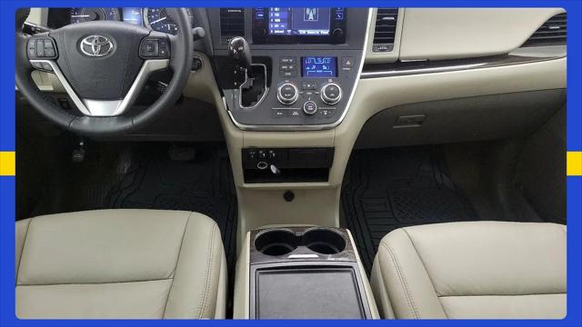 2017 Toyota Sienna XLE 8 Passenger