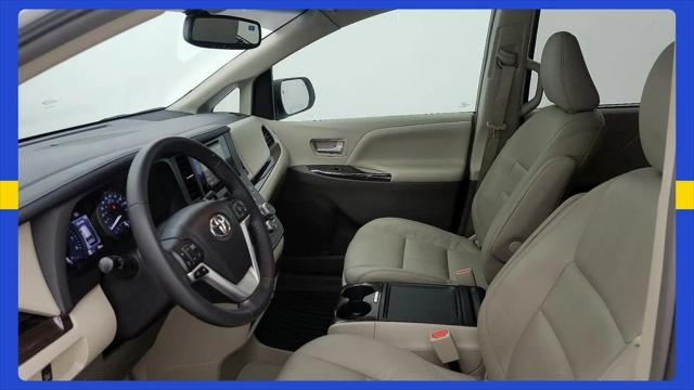 2017 Toyota Sienna XLE 8 Passenger