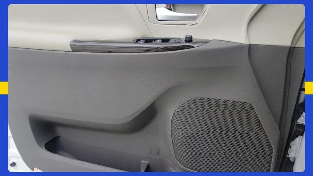 2017 Toyota Sienna XLE 8 Passenger