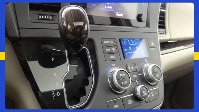 2017 Toyota Sienna XLE 8 Passenger