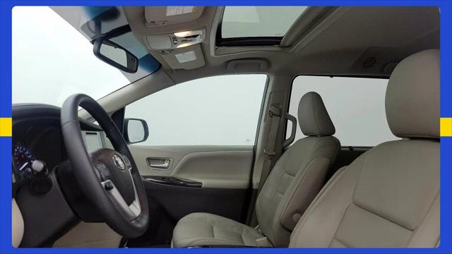2017 Toyota Sienna XLE 8 Passenger