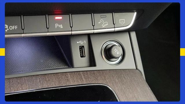 2025 Audi Q5 Premium 55 TFSI e S line quattro S tronic