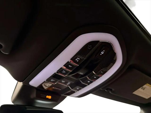 2025 Porsche Macan S