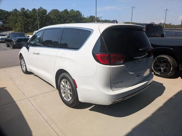 2027 Chrysler Pacifica LX