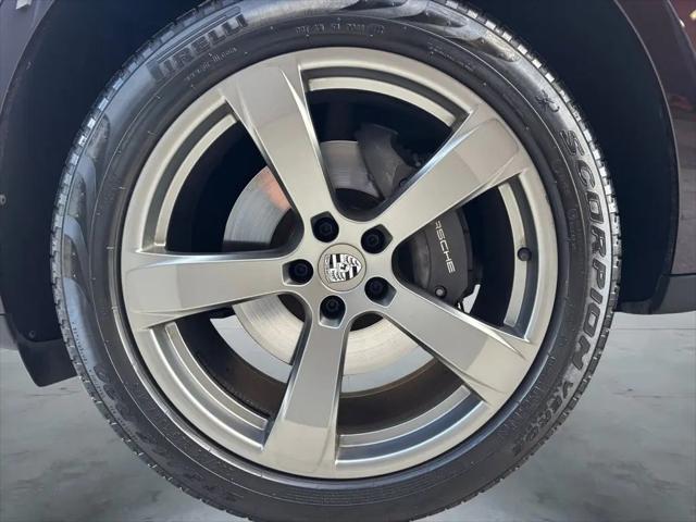 2023 Porsche Macan Macan