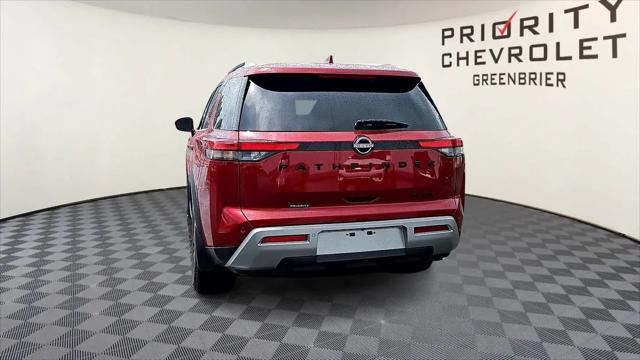 2023 Nissan Pathfinder SL 4WD