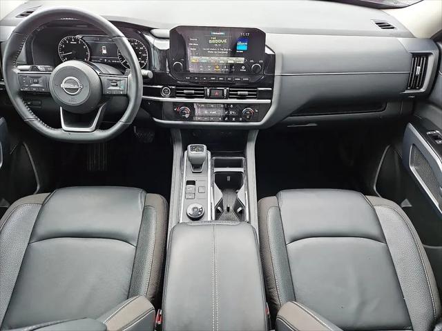 2023 Nissan Pathfinder SL 4WD
