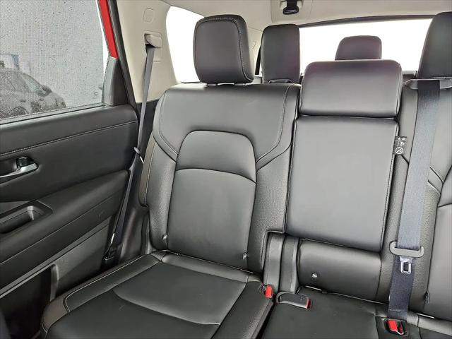2023 Nissan Pathfinder SL 4WD