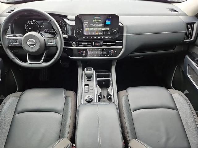2023 Nissan Pathfinder SL 4WD