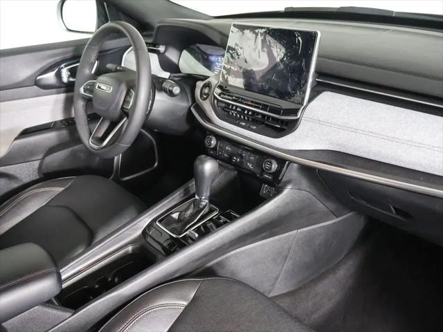 2023 Jeep Compass Latitude Lux FWD