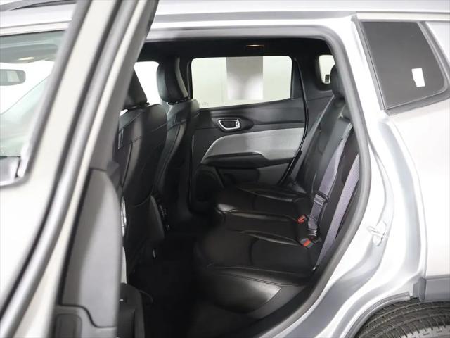 2023 Jeep Compass Latitude Lux FWD