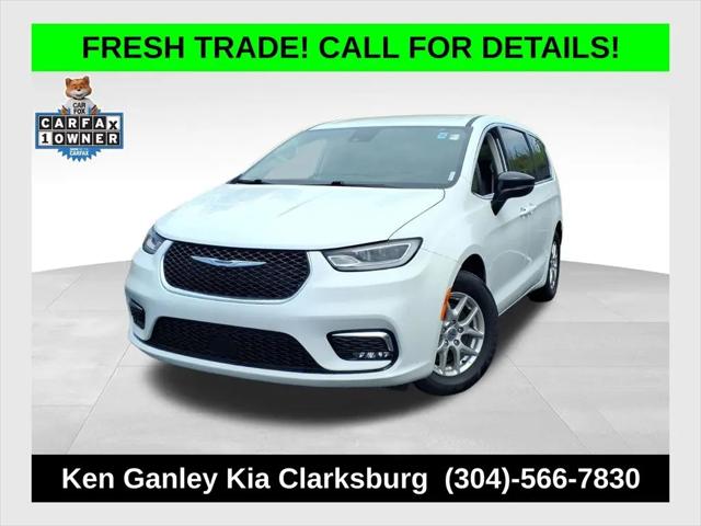 2024 Chrysler Pacifica Touring L for sale in Bridgeport, WV