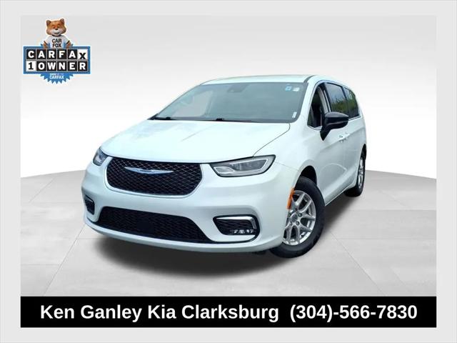 2024 Chrysler Pacifica Touring L for sale in Bridgeport, WV