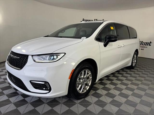 2025 Chrysler Pacifica Select for sale in Salisbury, NC