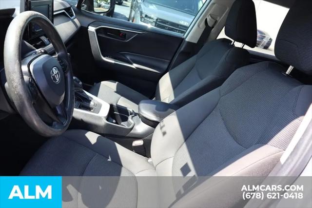 2020 Toyota RAV4 LE