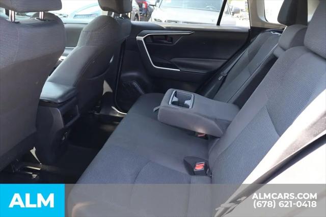 2020 Toyota RAV4 LE