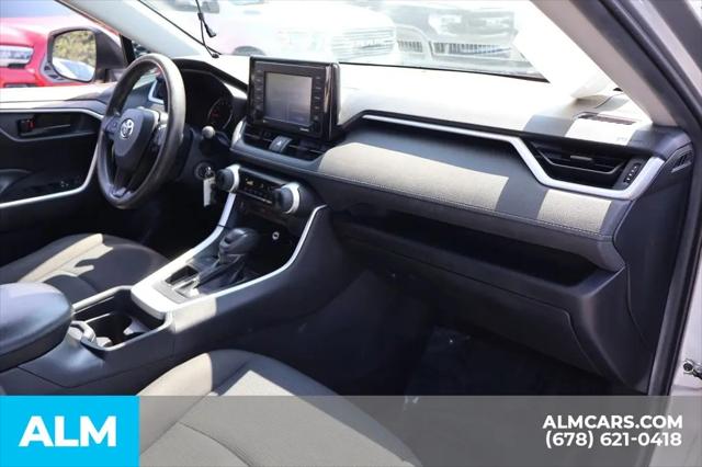 2020 Toyota RAV4 LE