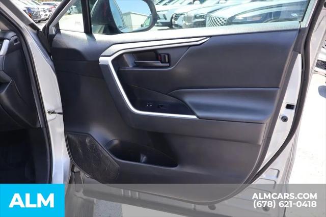 2020 Toyota RAV4 LE