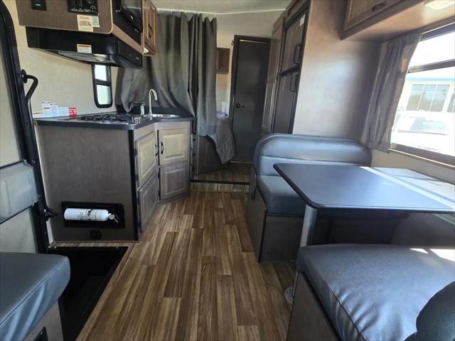 2018 Ford E-350 Cutaway E-350