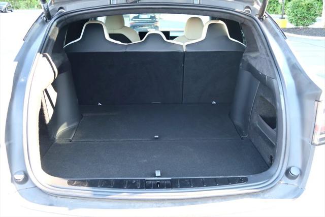 2023 Tesla Model X Standard Range