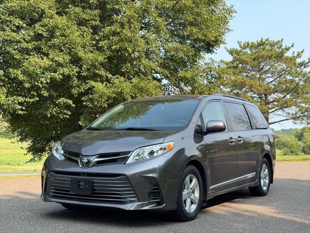2020 Toyota Sienna LE for sale in Loretto, MN