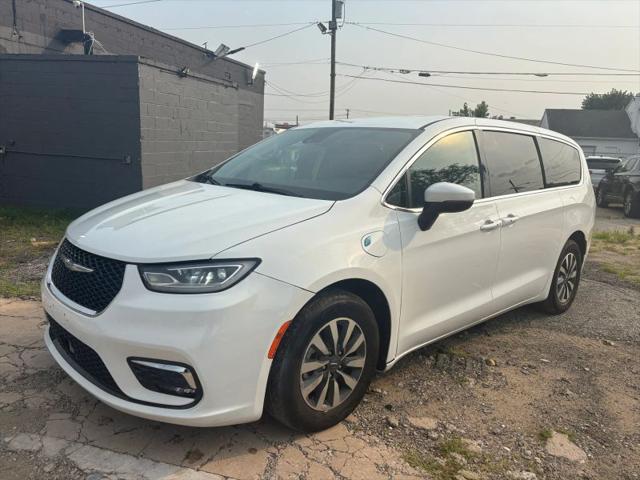 2023 Chrysler Pacifica Hybrid Touring L for sale in Pennsauken, NJ