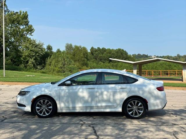 2016 Chrysler 200 S