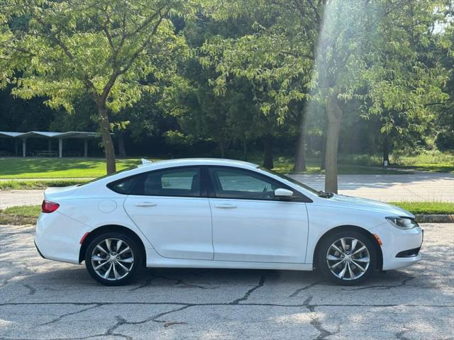 2016 Chrysler 200 S