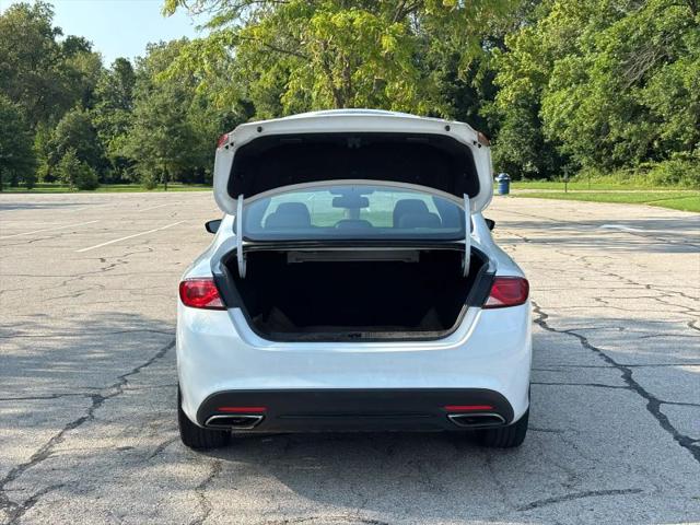 2016 Chrysler 200 S
