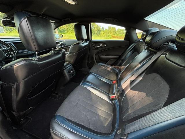 2016 Chrysler 200 S