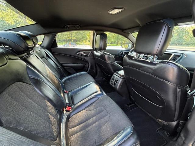 2016 Chrysler 200 S
