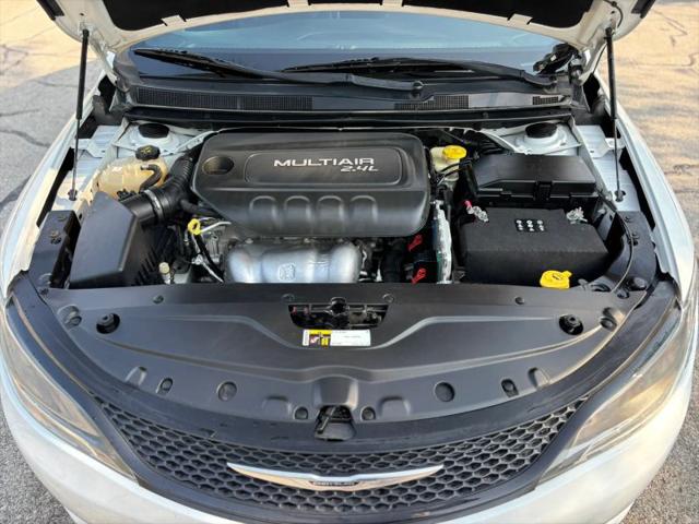 2016 Chrysler 200 S