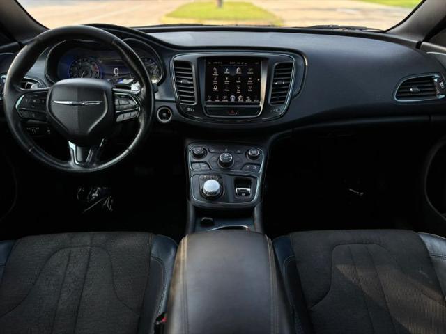 2016 Chrysler 200 S