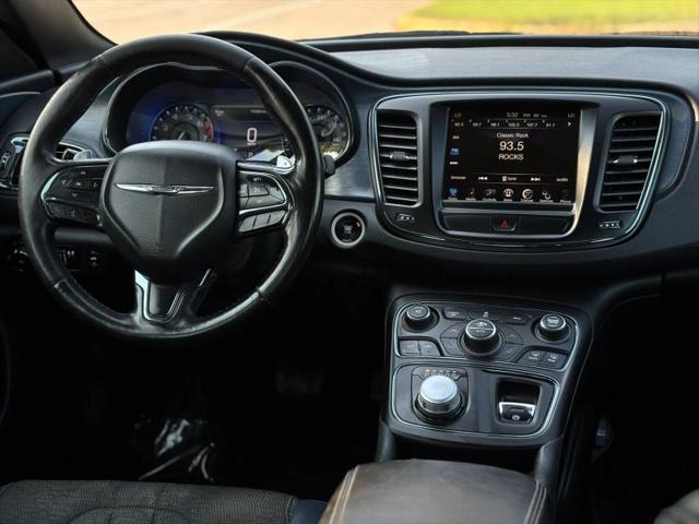 2016 Chrysler 200 S