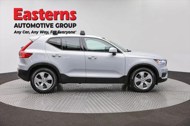 2021 Volvo XC40 T4 Momentum
