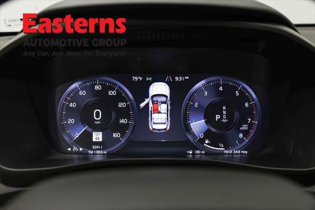2021 Volvo XC40 T4 Momentum