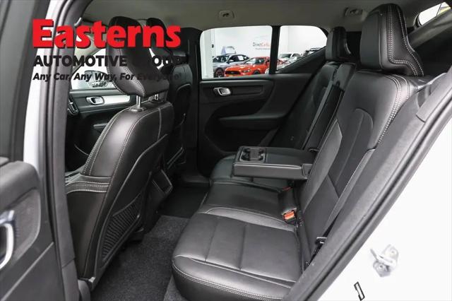 2021 Volvo XC40 T4 Momentum