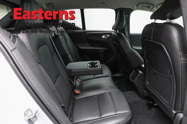 2021 Volvo XC40 T4 Momentum