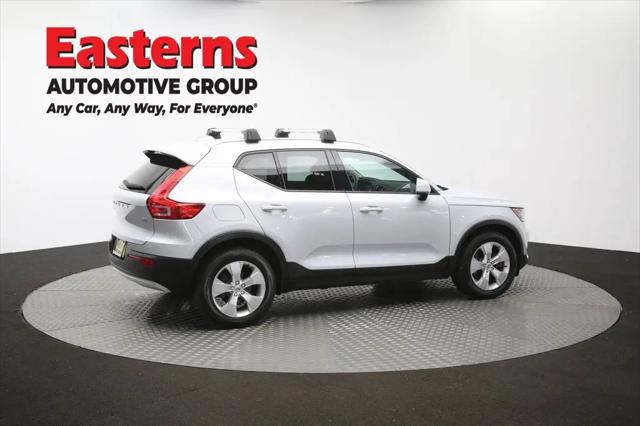 2021 Volvo XC40 T4 Momentum