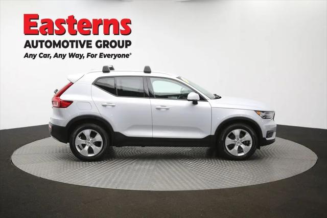 2021 Volvo XC40 T4 Momentum