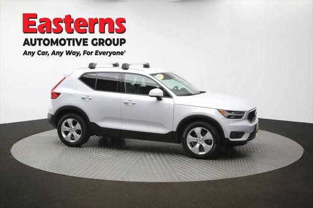 2021 Volvo XC40 T4 Momentum