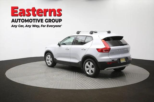 2021 Volvo XC40 T4 Momentum