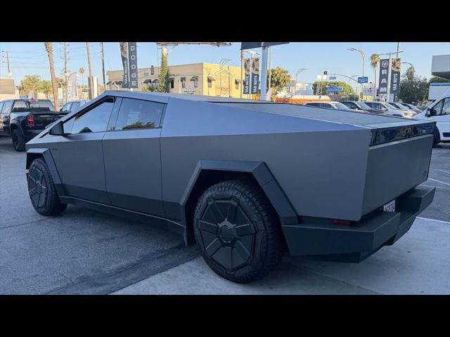 2024 Tesla Cybertruck Cyberbeast