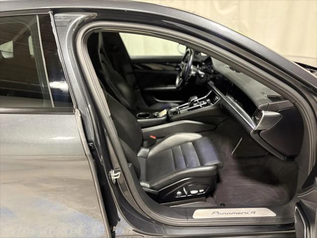 2018 Porsche Panamera 4